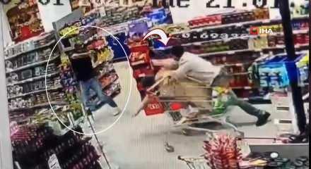 Ankara&rsquo;da markette silahlı kavga g&uuml;venlik kameralarına yansıdı