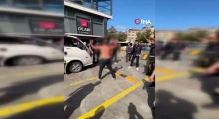 Esenler'de dehşet: Kendini yaralayıp bı&ccedil;akla polislerin &uuml;zerine y&uuml;r&uuml;d&uuml;!