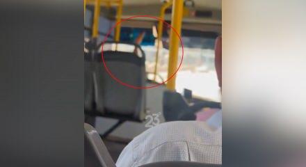 Gaziantep'te ''İnsanlık &ouml;lm&uuml;ş'' dedirten anlar!  Otob&uuml;s şof&ouml;r&uuml;nden anneye ağır hakaret