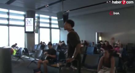 Jayden Oosterwolde Roma ile el sıkışıp İstanbul'a d&ouml;nm&uuml;ş!