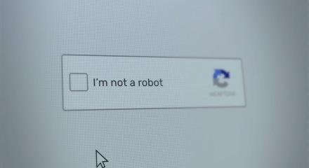 Siber dolandırıcılardan yeni tuzak: 'Ben robot değilim'