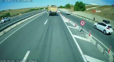 Tekirdağ'da tır şof&ouml;r&uuml;n&uuml;n dikkati faciayı &ouml;nledi: O anlar kamerada