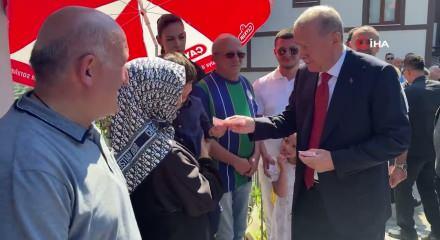 Cumhurbaşkanı Erdoğan Rize'de komşularını ziyaret etti