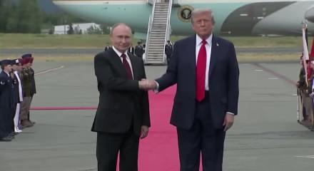 Dev temas sonrası sıcak saatler: Putin ve Trump g&ouml;r&uuml;şt&uuml;, dengeler değişiyor!  