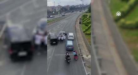 Ey&uuml;psultan'da trafikte kavga eden 3 s&uuml;r&uuml;c&uuml;ye para cezası