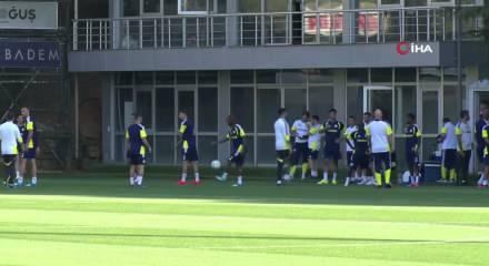 Fenerbah&ccedil;e'de Roma ma&ccedil;ı hazırlıkları s&uuml;r&uuml;yor