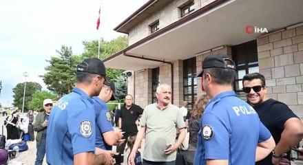 İ&ccedil;işleri Bakanı Mustafa &Ccedil;ift&ccedil;i yeni eğitim yılı &ouml;ncesinde "Evlatlarımız i&ccedil;in sahadayız" mesajını paylaştı