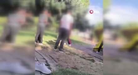 Parkta akran dehşeti: 17 yaşındaki &ccedil;ocuğu d&ouml;v&uuml;p videosunu ailesine g&ouml;nderdiler