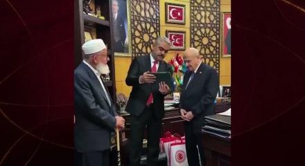 Ferdi Tayfur şarkısı duygusal anlar yaşattı: Bah&ccedil;eli'den usta sanat&ccedil;ı i&ccedil;in &ouml;zel istek!