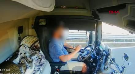Film sahnelerini aratmayan anlar: T&uuml;rk TIR'ı, İtalya'da maskeli ve silahlı 4 kişi tarafından gasbedildi