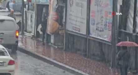 Meteoroloji'den kuvvetli sağanak yağış uyarısı!