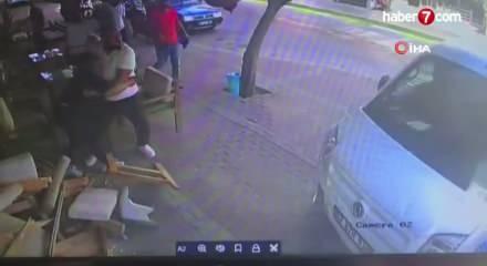 Minib&uuml;s kontrolden &ccedil;ıkıp kafeye daldı &ouml;l&uuml;mden saniyelerle yaralı kurtuldu