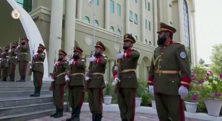 MİT Başkanı Kalın, Afganistan&rsquo;da askeri t&ouml;renle karşılandı: Samimi anlar dikkat &ccedil;ekti