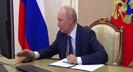  Putin, oyunu uzaktan kullandı