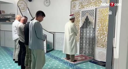 T&uuml;rk camisinde 15 &uuml;lkeden M&uuml;sl&uuml;man aynı safta