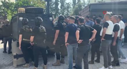 Adana&rsquo;da kesinleşmiş hapis cezası ekiplere teslim olmadı direndi
