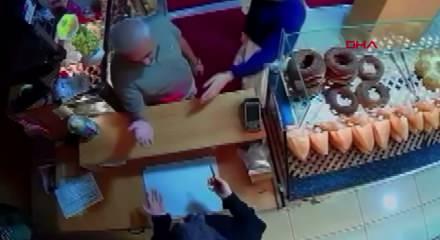 Bağcılar'da iş yeri sahibi işletmeci kadını &ccedil;ocuklarının yanında darbetti 