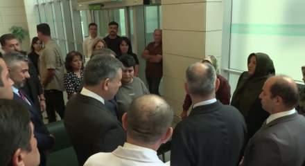 Bakan &Ccedil;ift&ccedil;i'yle vatandaş arasında &ccedil;arpıcı diyalog: T&uuml;fek &ccedil;ocuğun eline nasıl ge&ccedil;ti