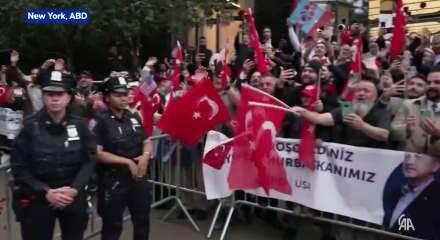Cumhurbaşkanı Erdoğan'ın s&ouml;zleri Times Meydanı'nda