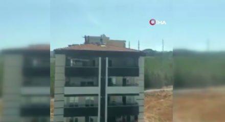 Gaziantep'te bina &ccedil;atısında y&uuml;rekleri ağza getiren kavga