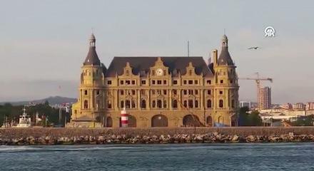 Haydarpaşa'nın temellerinde yer alan ahşap kazıkların y&uuml;zde 80'i yok olmuş
