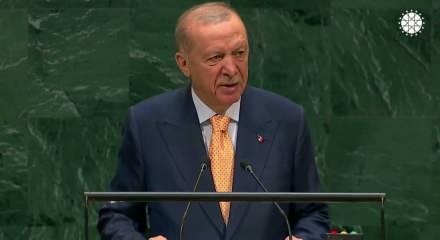 Cumhurbaşkanı Erdoğan: T&uuml;rkiye &ccedil;atışmaların ortasında istikrar adası olmayı s&uuml;rd&uuml;r&uuml;yor