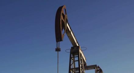 Petrol 100 doların altına geriledi: Diplomasi ve Suudi Arabistan etkisi