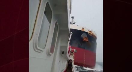 Singapur a&ccedil;ıklarında kuru y&uuml;k gemisi dev tanker &Ccedil;in&rsquo;e ait balık&ccedil;ı gemisine &ccedil;arptı