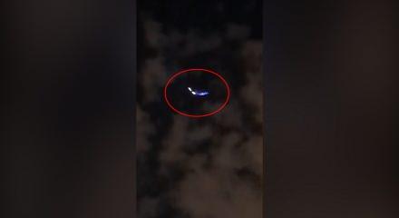 UFO mu, u&ccedil;ak mı? İran'da g&ouml;ky&uuml;z&uuml;nde ilgin&ccedil; g&ouml;r&uuml;nt&uuml;ler