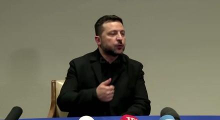 Zelenski Putin ile biraraya gelmeye hazır olduğunu a&ccedil;ıkladı