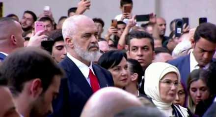 Arnavutluk başbakanı Edi Rama, Alman basınına T&uuml;rkiye dersi verdi