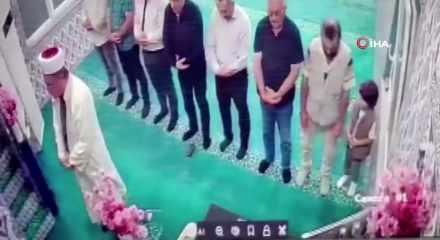 Trabzon'da y&uuml;rekleri ısıtan g&ouml;r&uuml;nt&uuml;: 5 yaşındaki Altan'ın imam sevgisi kamerada
