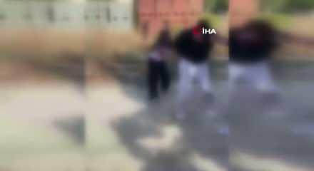 Denizli'de şoke eden g&ouml;r&uuml;nt&uuml;ler: Isladılar, darp ettiler, sa&ccedil;ından tutup s&uuml;r&uuml;klediler