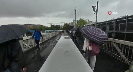 Meteoroloji'den 20 il i&ccedil;in sarı alarm! &Ccedil;ok kuvvetli geliyor