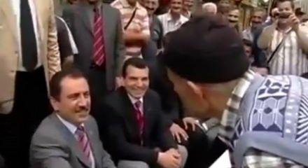 Muhsin Yazıcıoğlu ile vatandaş arasındaki unutulmaz diyalog: "Biz de bu &uuml;lkenin delisiyiz"