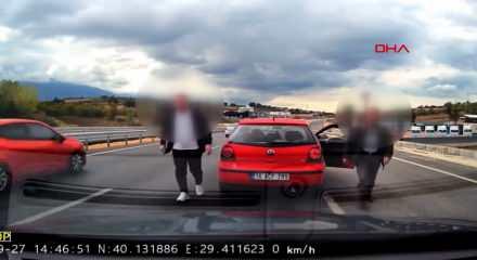  Otomobilin &ouml;n&uuml;n&uuml; kesen magandaları polis affetmedi rekor ceza kesildi