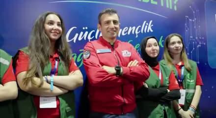 Sel&ccedil;uk Bayraktar'dan TEKNOFEST paylaşımı: "Bu sevda bizi daha &ccedil;ok diyar diyar gezdirir"