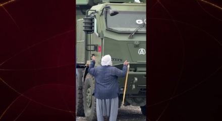 TEKNOFEST&rsquo;te duygu dolu anlar: Yerli hava savunma sistemi G&Uuml;RZ &ouml;n&uuml;nde dua etti