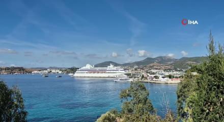 Bodrum'a "Astoria Grande" kruvaziyeriyle 447 turist geldi