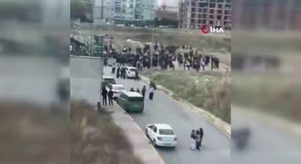 Esenyurt'ta lisede &ccedil;ıkan kavga b&uuml;y&uuml;d&uuml;!
