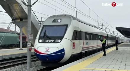 Hızlı trende yeni rota: Seferler başladı! Yolculuk 1 saatin altına d&uuml;şt&uuml;...