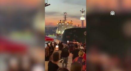 İstanbul Boğazı'nda sıcak saatler: Tanker son anda kurtuldu, trafik durdu