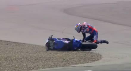 MOTOGP'de Toprak korkuttu! Kaza sonrası &ccedil;ıkan omzunu kendi yerine oturttu