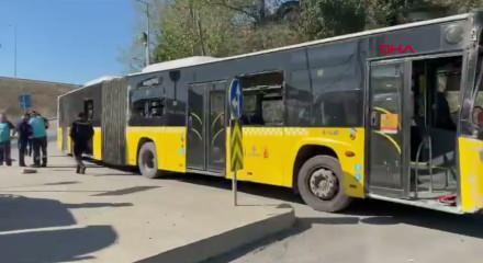 Sultangazi'de İETT otob&uuml;s&uuml; duvara &ccedil;arptı: Yaralılar var!