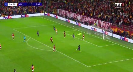 Barcelona'ya 4-1 yenilen Galatasaray, "Devler Ligi"nde puanla tanışamadı
