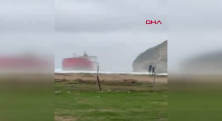 &Ccedil;atalca'da gemi karaya oturdu