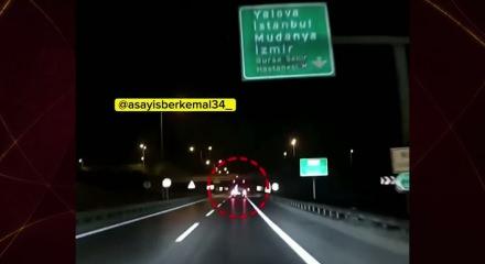 Otoyolda sapağı ka&ccedil;ıran otob&uuml;s yine geri geri ilerledi