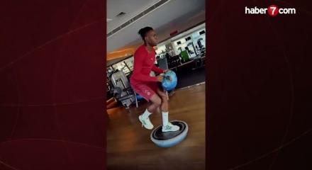 Galatasaray'da Wilfried Singo'nun sahalara d&ouml;neceği ma&ccedil; belli oldu!
