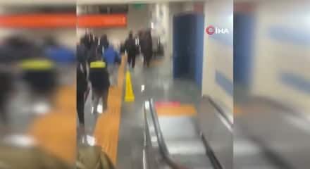 Hacıosman metro durağını su bastı: Tavandan akan suları g&ouml;renler şaşırdı