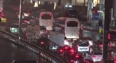  İstanbul'da trafik durma noktasına geldi